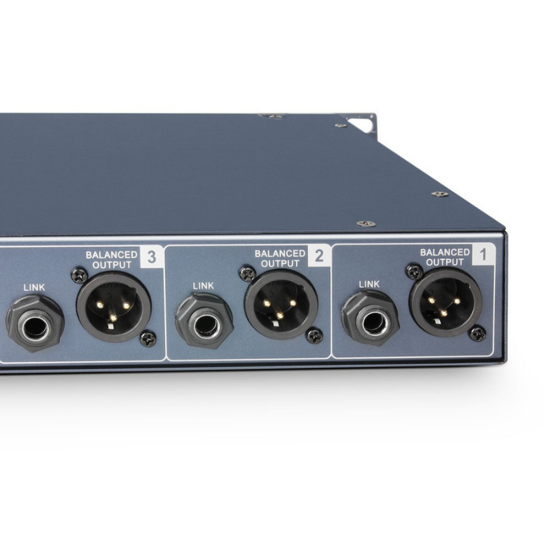 Palmer PAN 16 - 19" DI Box 8 Channels Passive Closeup