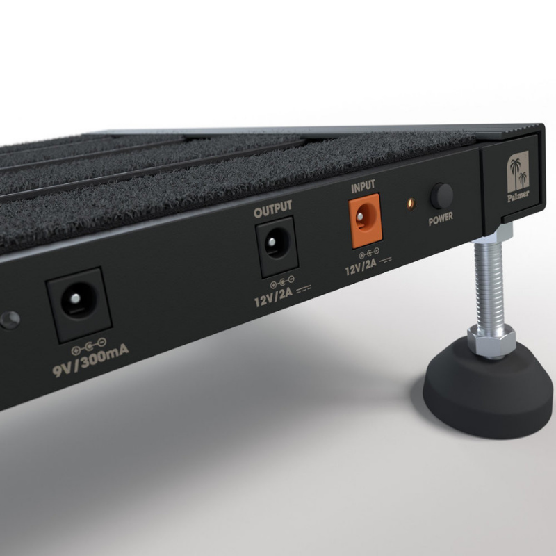 Palmer PEDALBAY® 40 PB - Pedalboard Including WTPB40 Power Bar Closeup