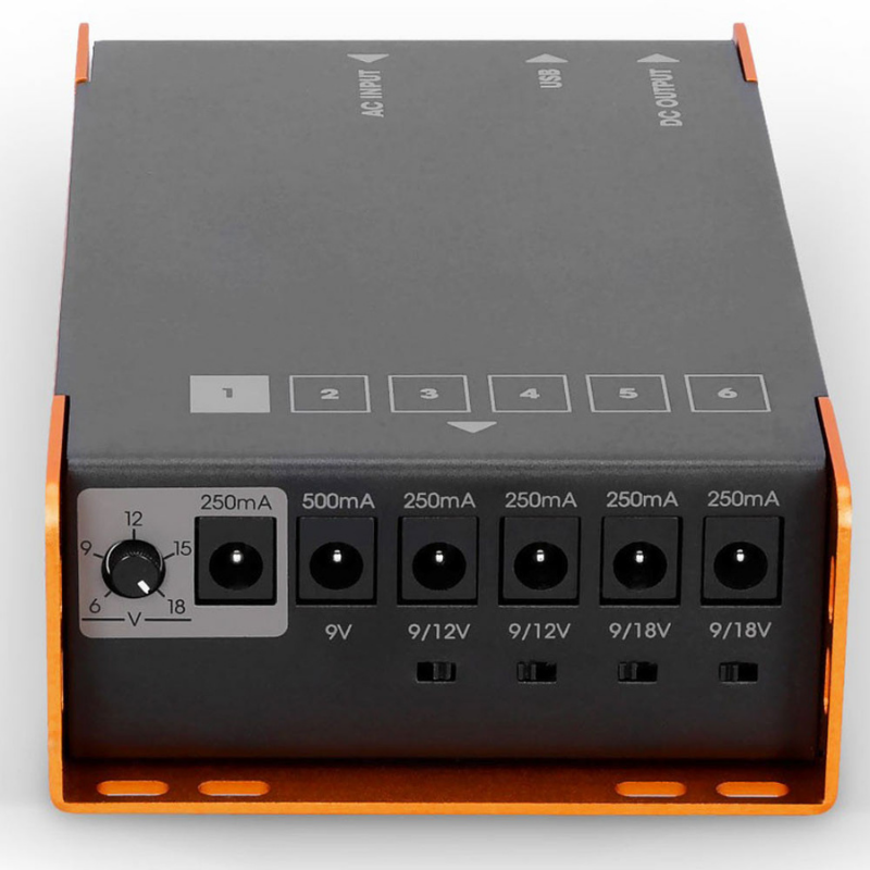 Palmer PWT 06 IEC - Universal Pedalboard Power Supply Front View